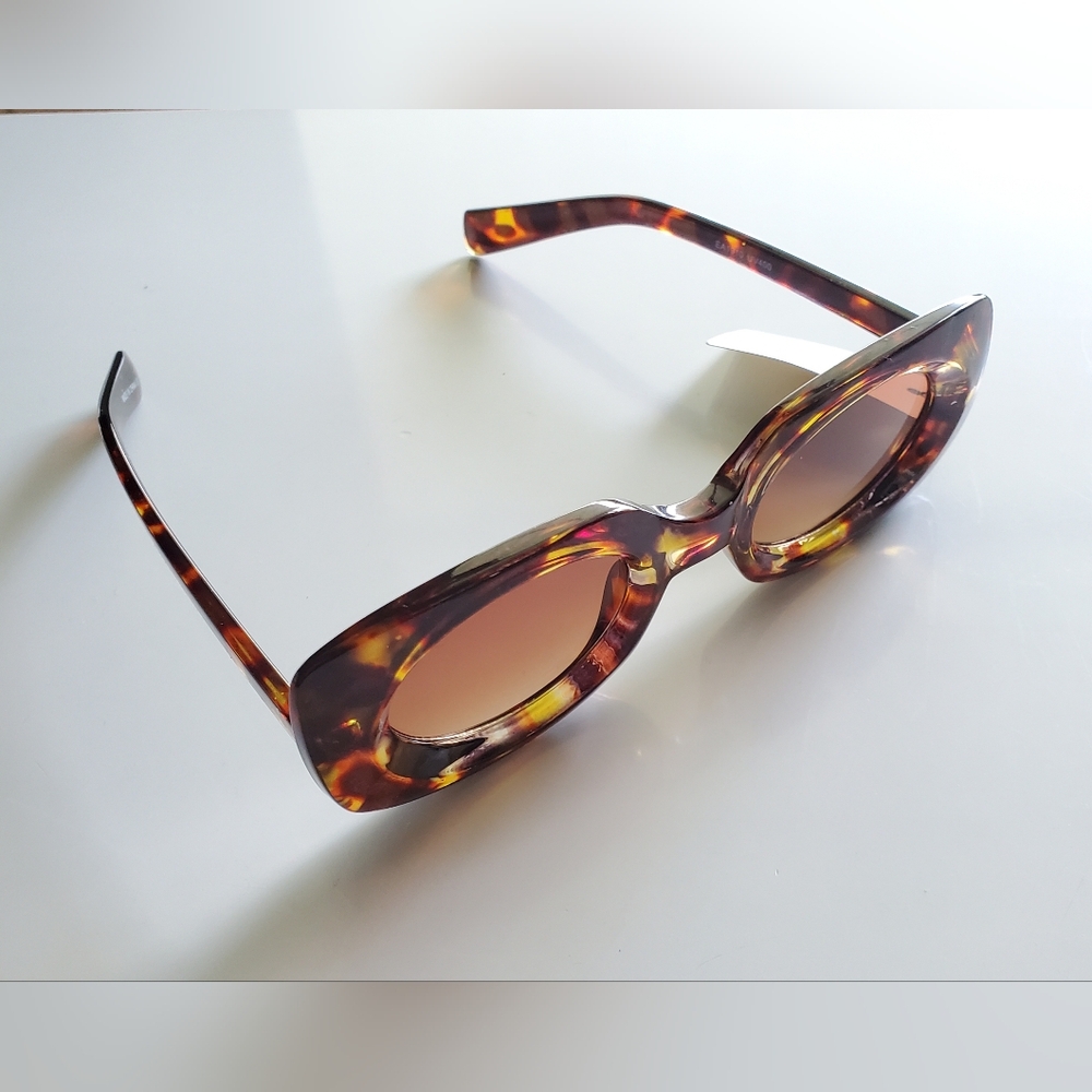Geometric "Tort" Sunglasses - UV400 Protection - Picture 2 of 6